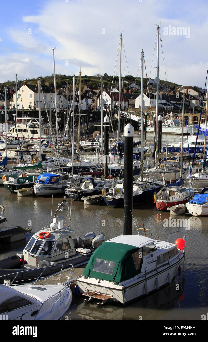 Boote in Watchet Marina in Somerset, Großbritannien Stockfoto