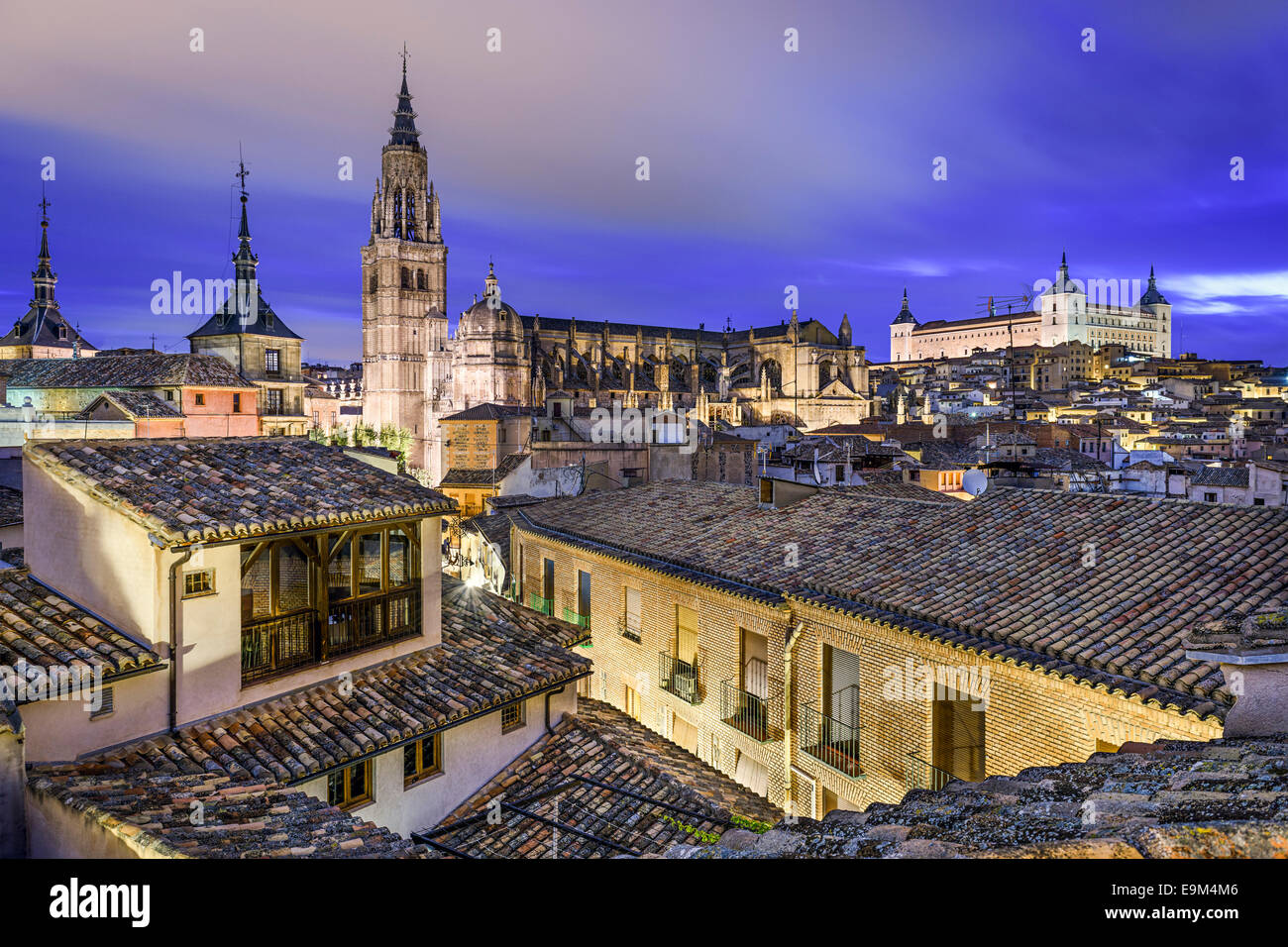 Toledo, Spanien Stadt Skyline mit der Kathedrale und dem Alcazar in den frühen Morgenstunden. Stockfoto