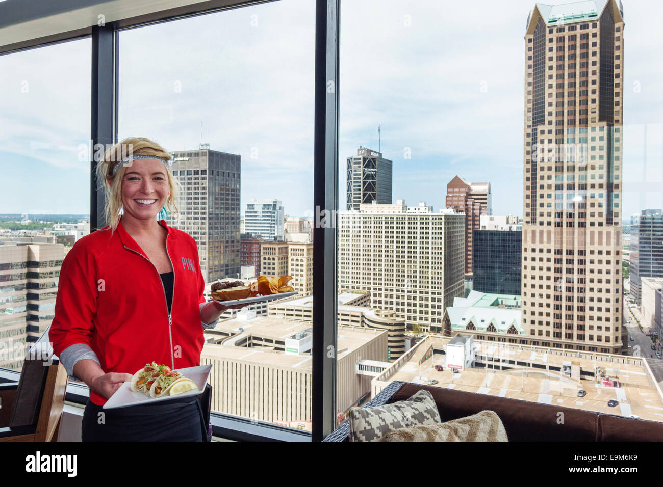 Hilton hotel rooftop bar three sixty restaurant Fotos und