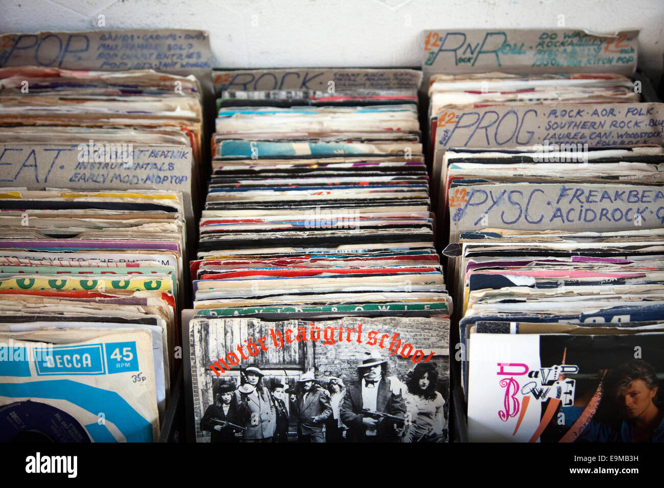 Vinylschallplatten zu verkaufen Stockfoto