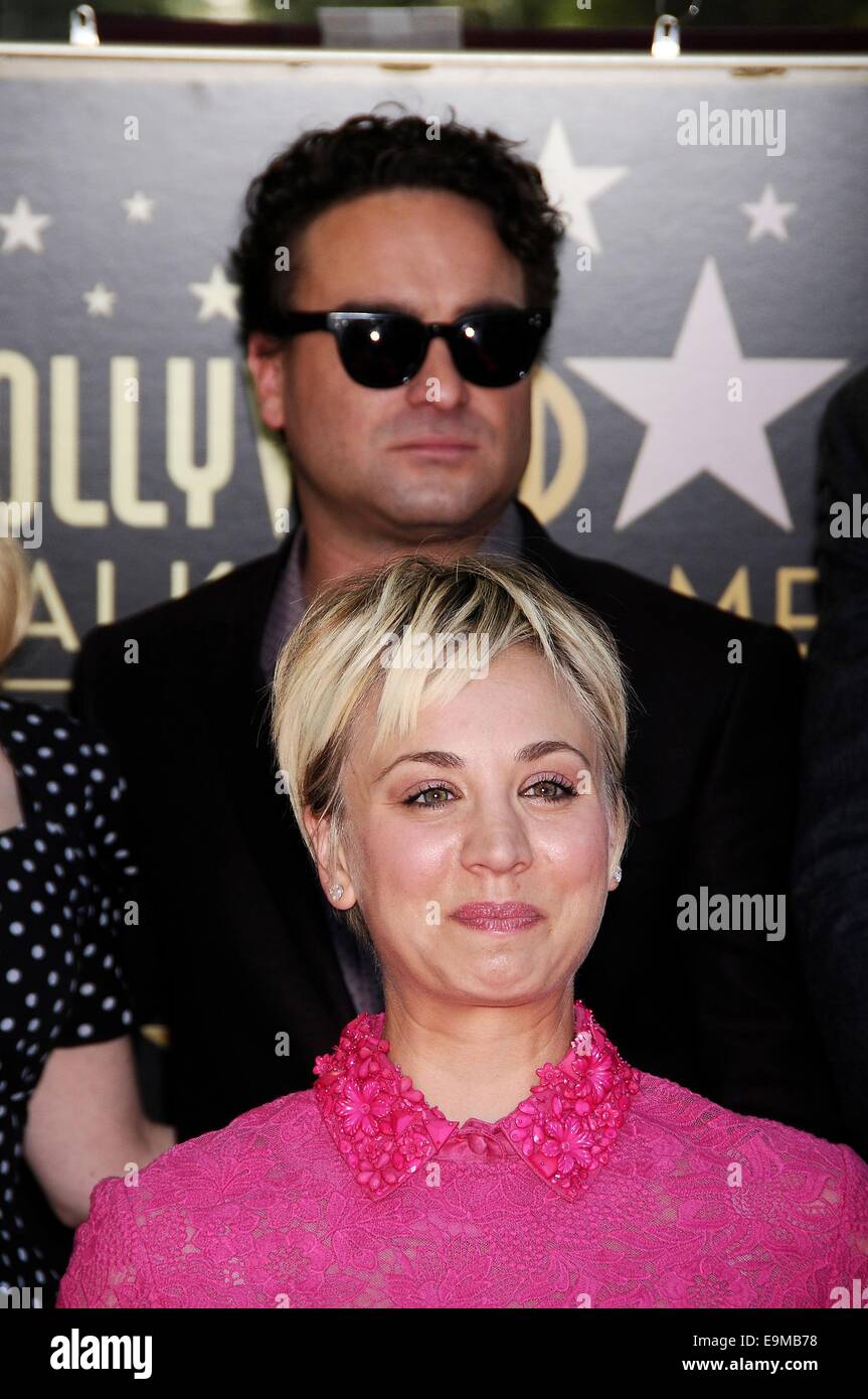 Los Angeles, CA, USA. 29. Oktober 2014. Kaley Cuoco bei der Induktion Zeremonie für Stern auf dem Hollywood Walk of Fame für Kaley Cuoco, Hollywood Boulevard, Los Angeles, CA 29. Oktober 2014. Bildnachweis: Michael Germana/Everett Collection/Alamy Live-Nachrichten Stockfoto