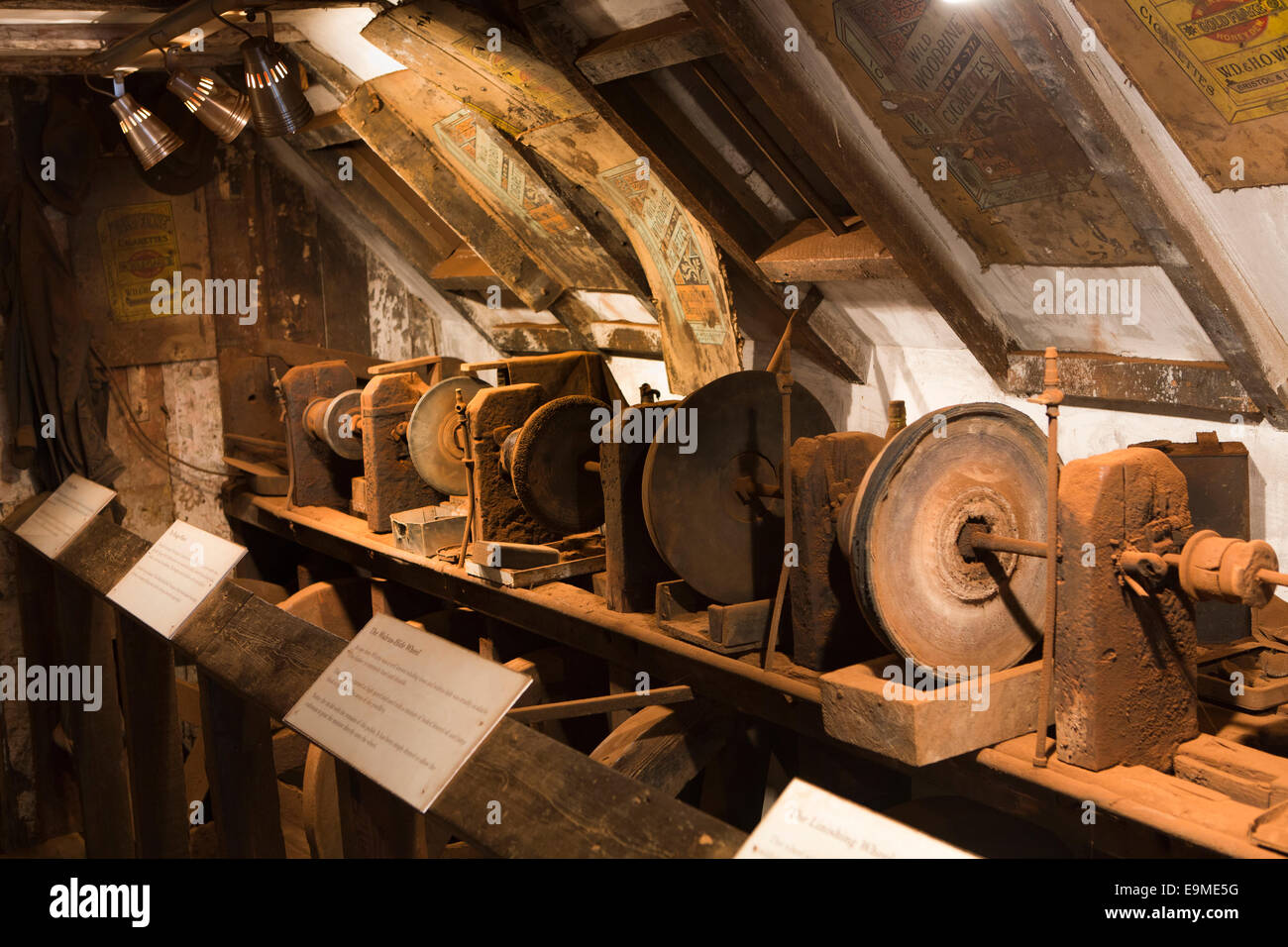 Großbritannien, England, Yorkshire, Whitby, Church Street, Jet Heritage Centre, alte Werkstatt entdeckt vermauert im Dachgeschoss Stockfoto