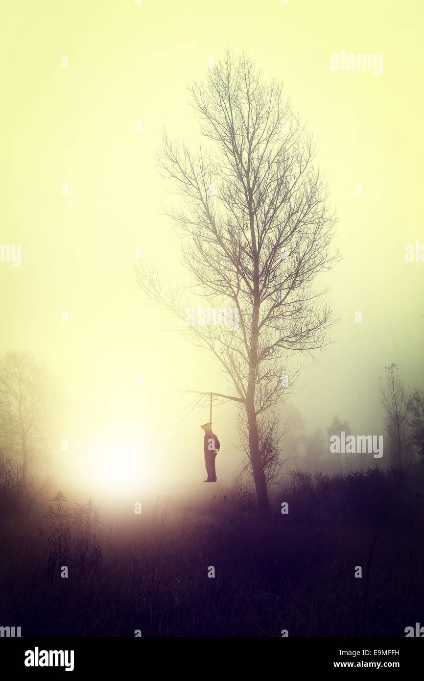 schreckliche Geheimnis Geschichte - an einen Baum gehängt Stockfoto