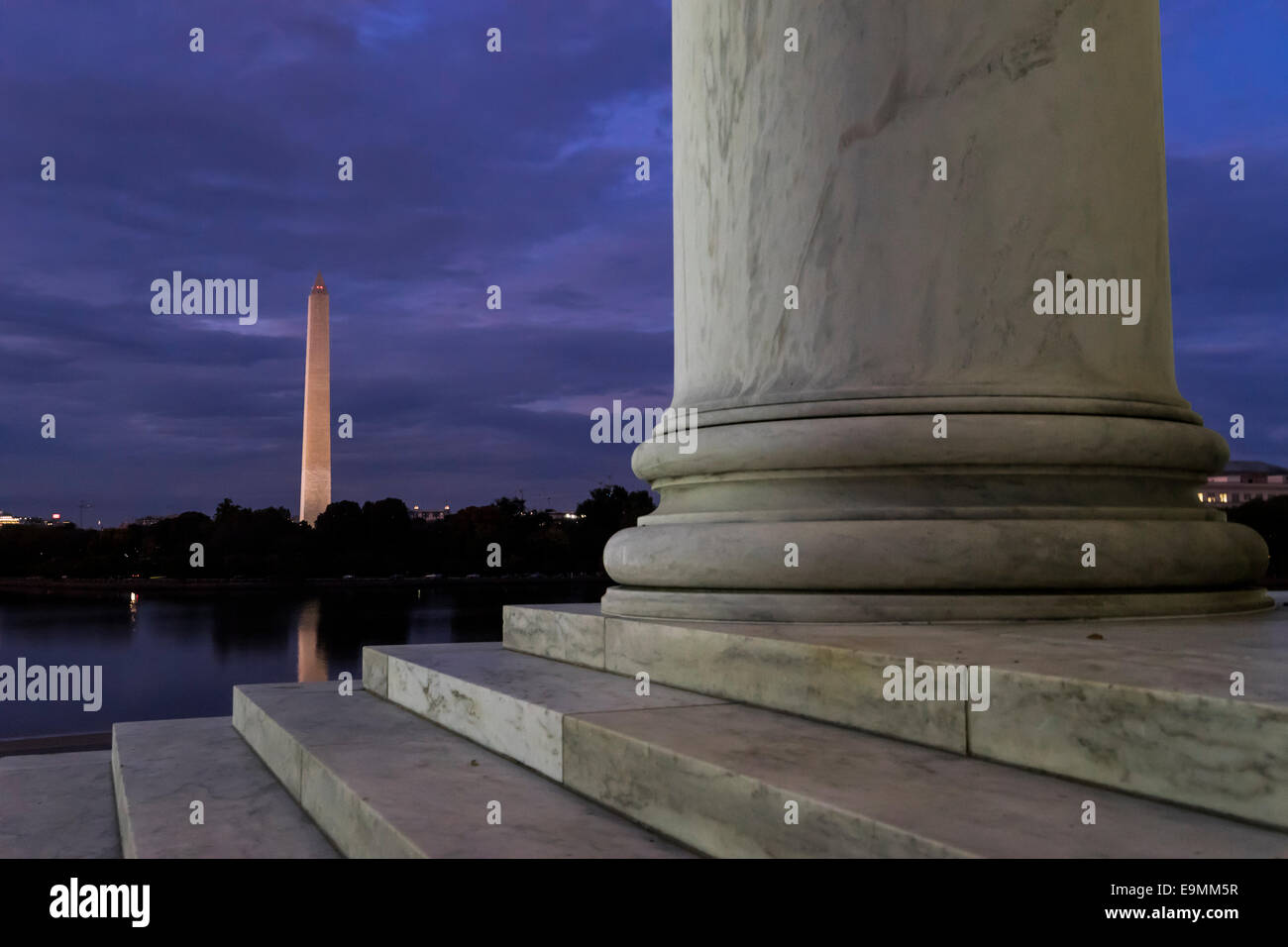USA, Washington, DC, Washington Monument, Jefferson Memorial Spalte Stockfoto