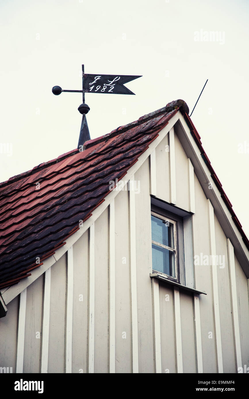 Altes Haus mit dem Datum des Aufbaus. Architektonische Thema. Stockfoto