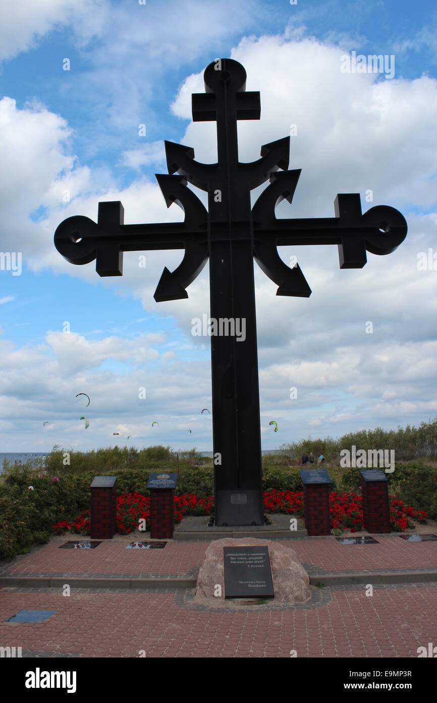 Polen, Rewa 17. August 2014: The Cross in Rewa Cape ist den Opfern des Meeres gewidmet. Stockfoto