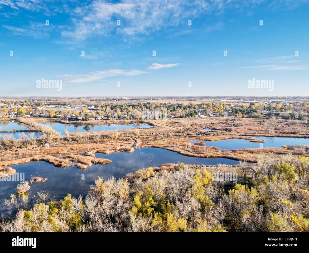 Luftaufnahme von Riverbend Teichen, eines natürlichen Gebiete in Fort Collins, Colorado entlang des Flusses Poudre Stockfoto