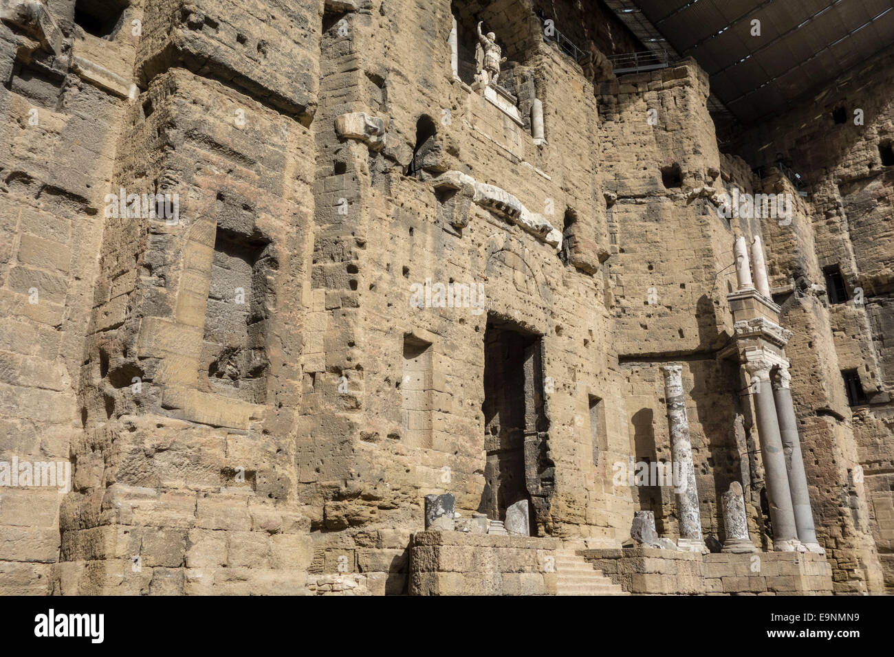 Scaenae Frons von dem Roman Théâtre antique d ' Orange / antike Theater von Orange, Provence-Alpes-Côte d ' Azur, Vaucluse, Frankreich Stockfoto