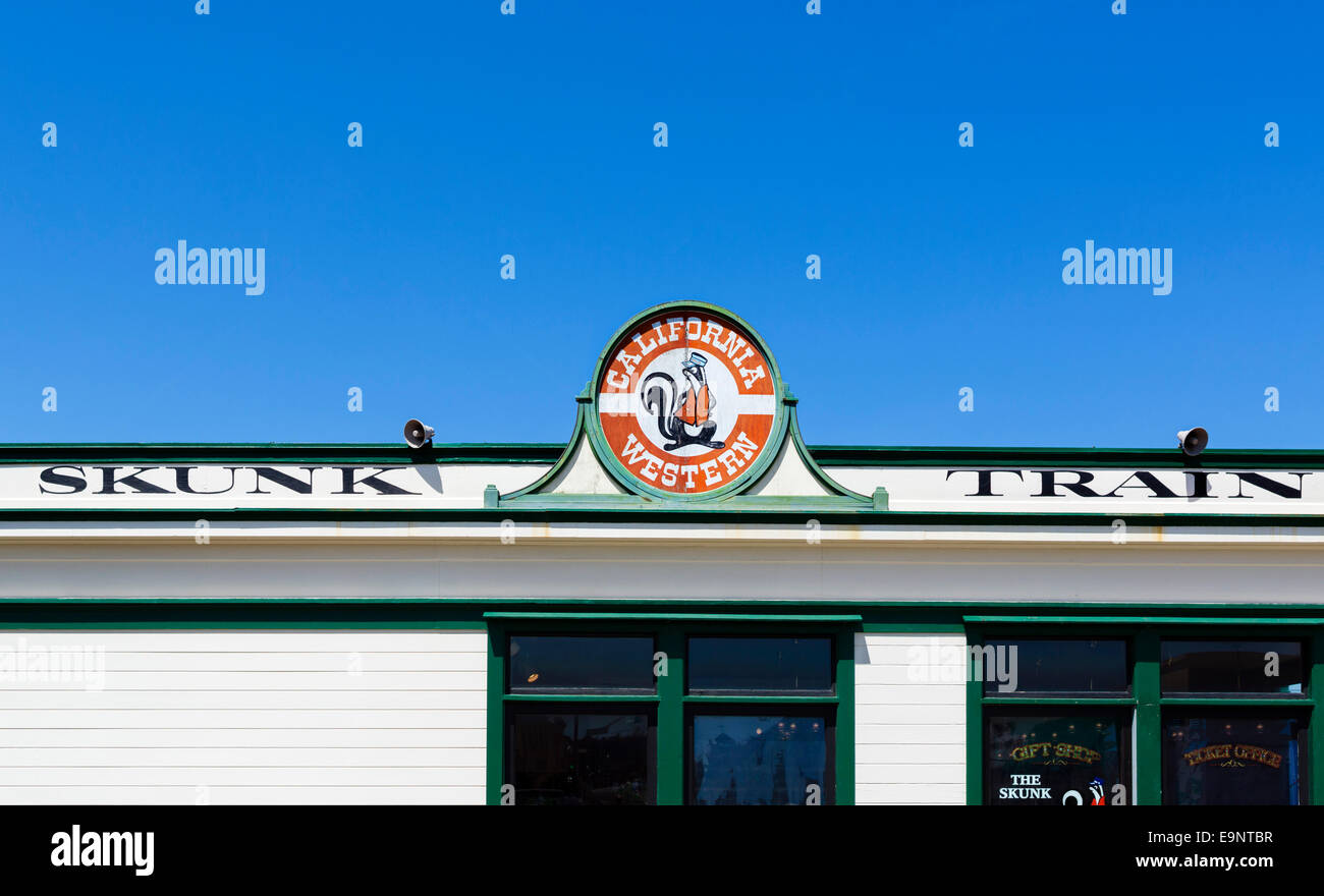 Skunk Train Endstation in Fort Bragg, Mendocino, Kalifornien, USA Stockfoto