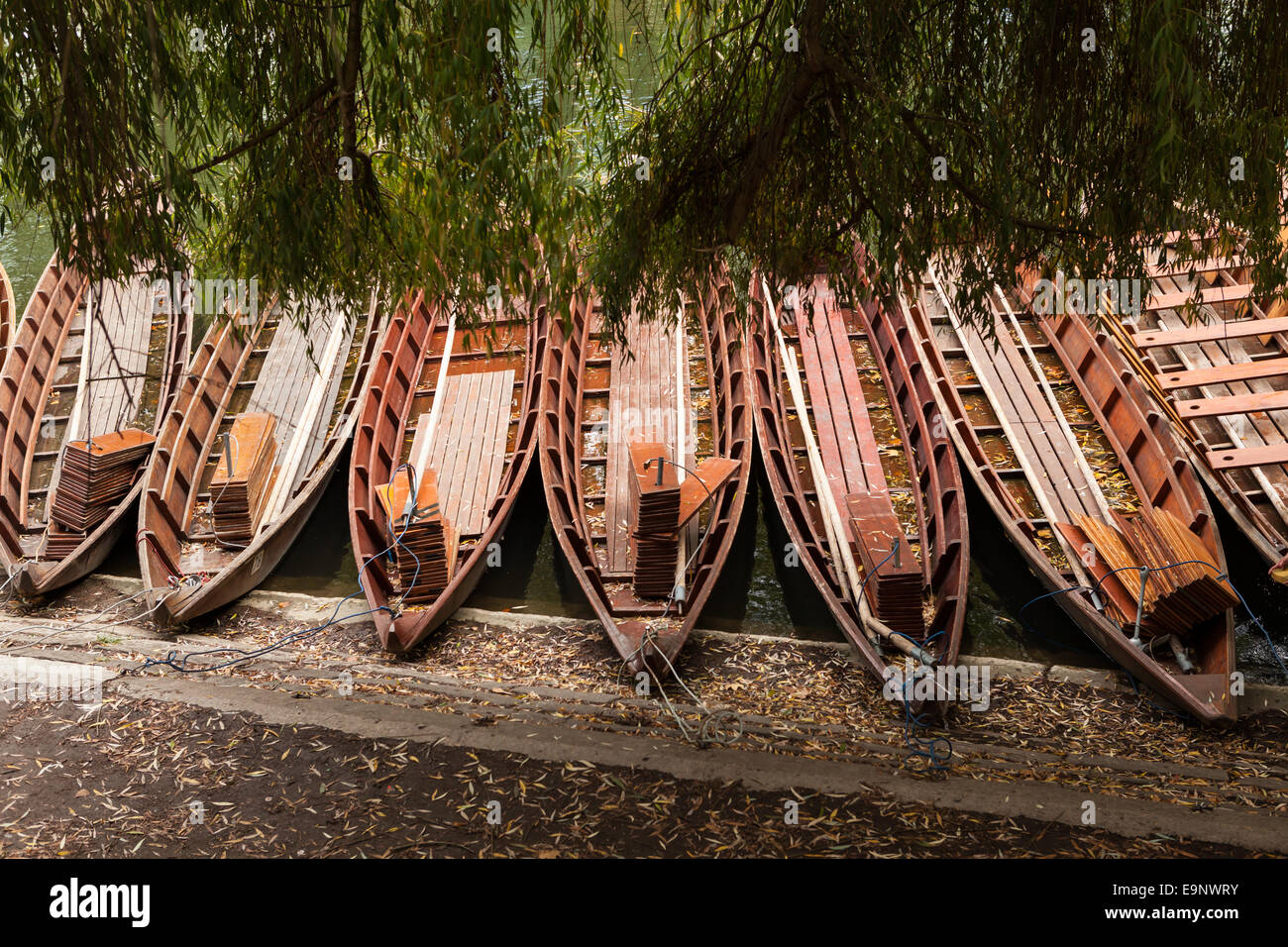 Holzboote am City Pier, Tübingen Altstadt. Stockfoto