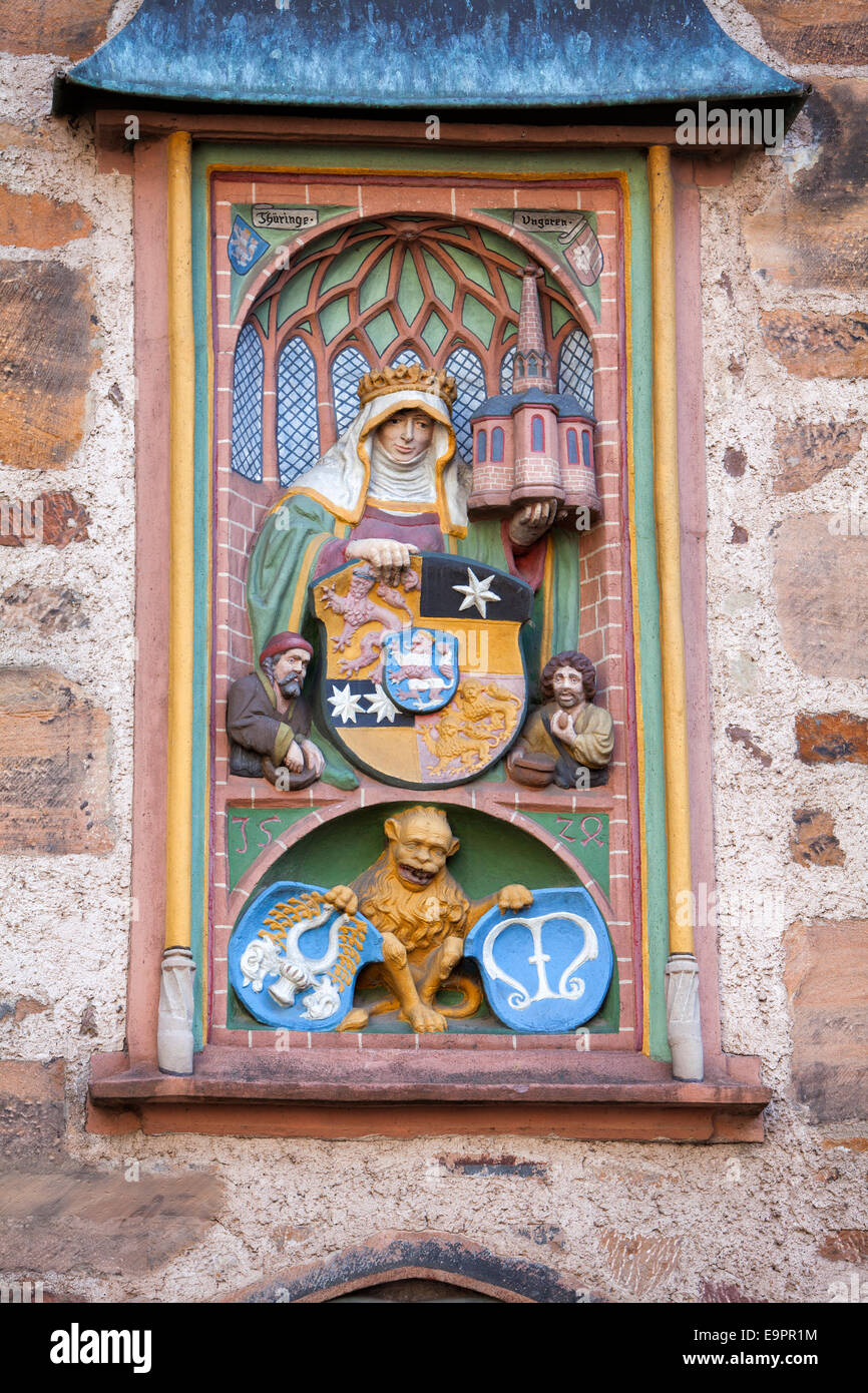 Relief Bild von St. Elizabeth, Elisabeth von Ungarn, 1207-1231, Renaissance-Turm des historischen Rathauses, Marburg, Deutschland Stockfoto