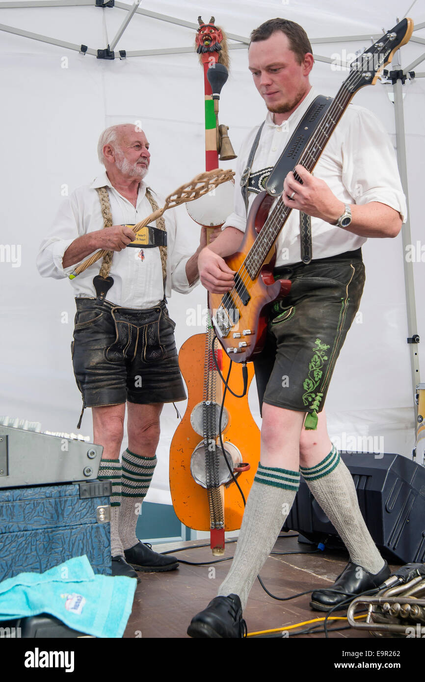 Zwei bayerischen Musiker spielen während Bier Festival, Füssen, Bayern, Deutschland, Europa Stockfoto