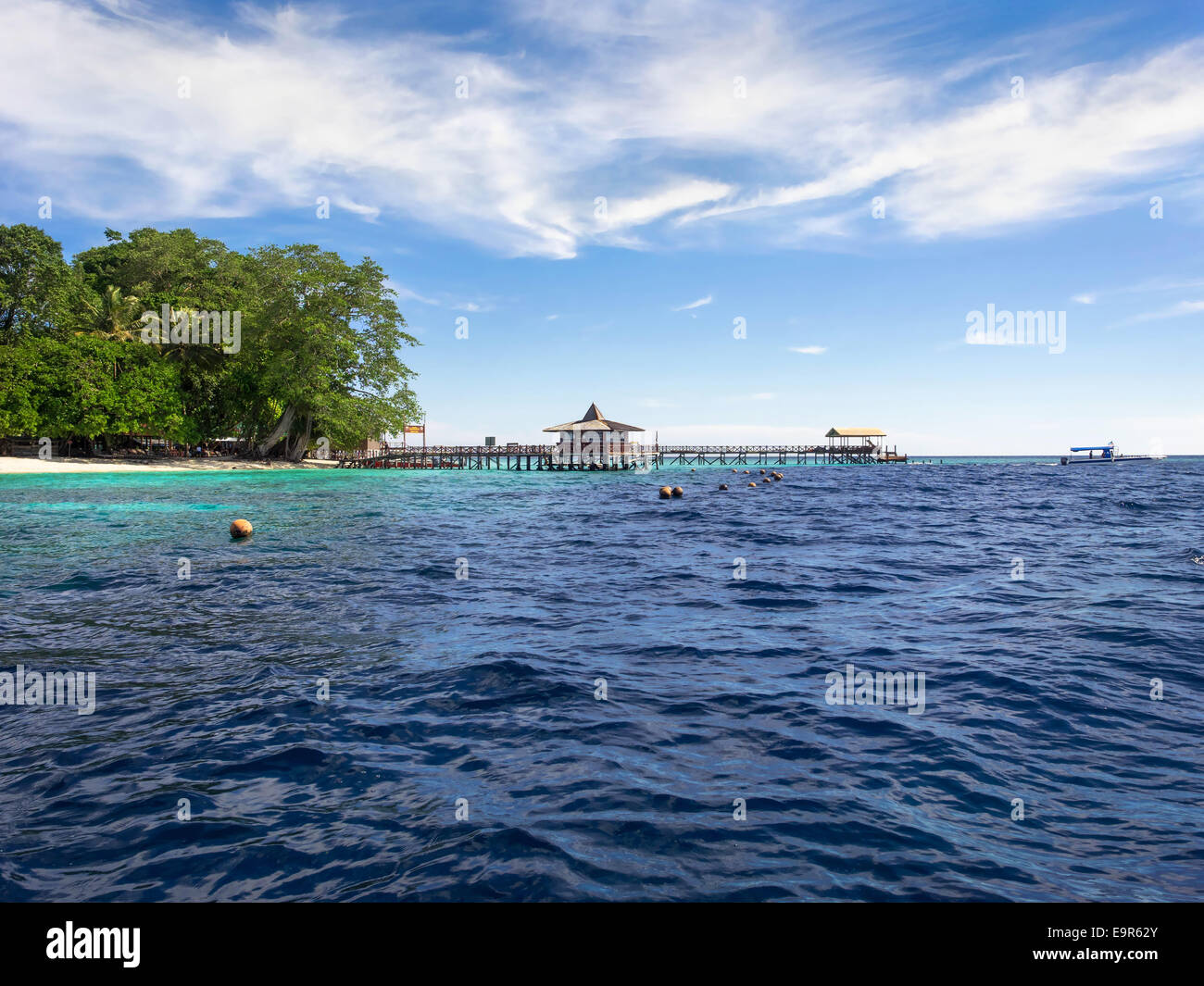 Pier auf der Insel Pulau Sipadan in Sabah, Ost-Malaysia. Stockfoto