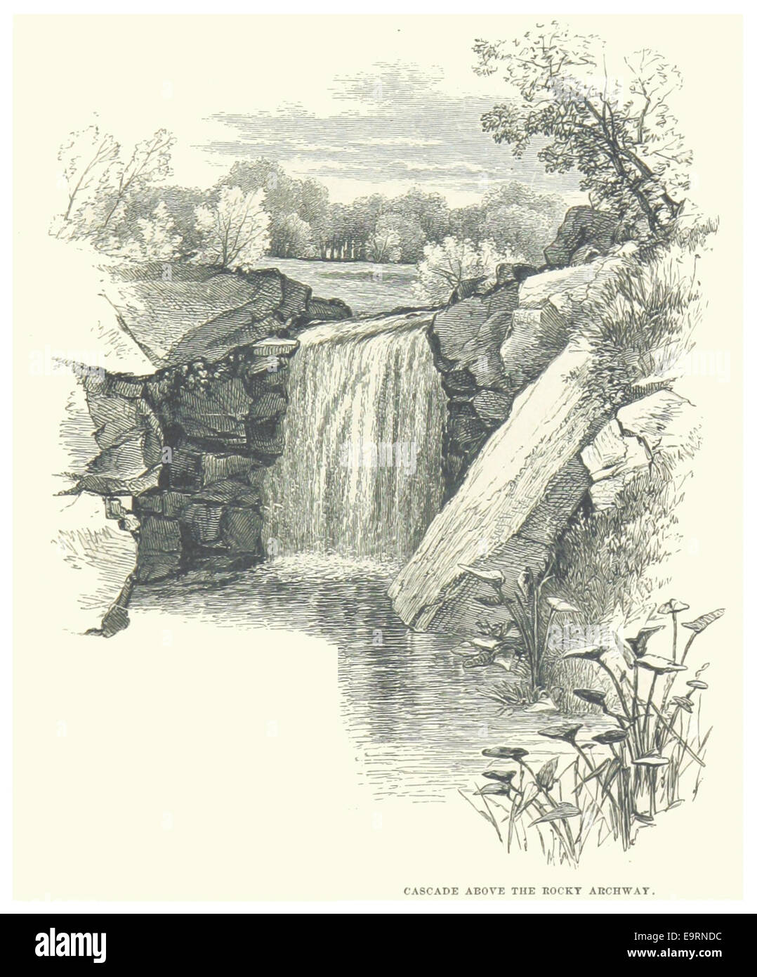 Diese Illustration aus dem Jahr 1869 aus dem Central Park in New York City zeigt die Kaskade über dem Rocky Archway und hebt die natürliche Schönheit und das Design der berühmten Wasserspiele des Parks während des späten 19. Jahrhunderts hervor. Stockfoto
