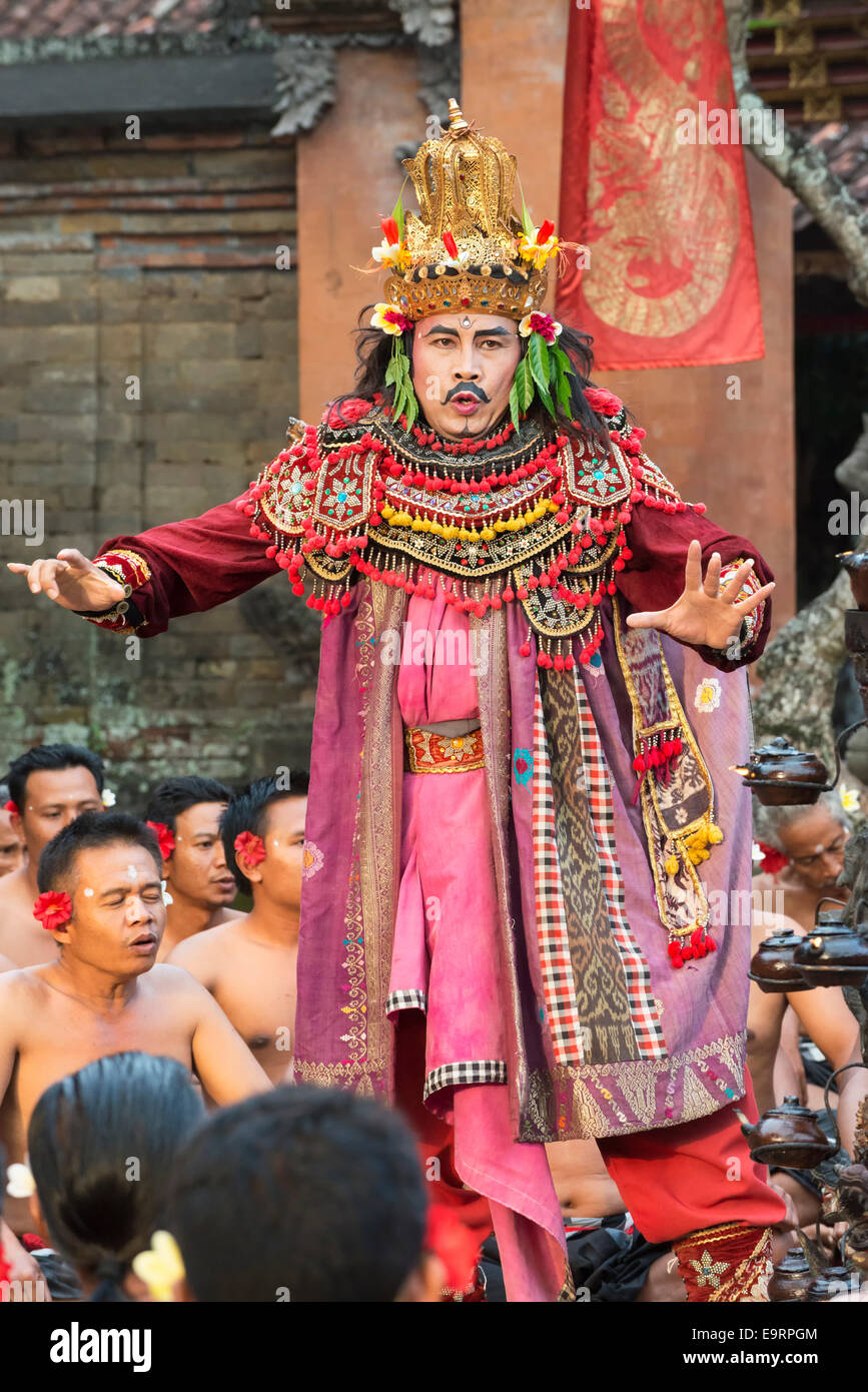 Leistung der balinesische Kecak Tanz, Ubud, Bali, Indonesien Stockfoto