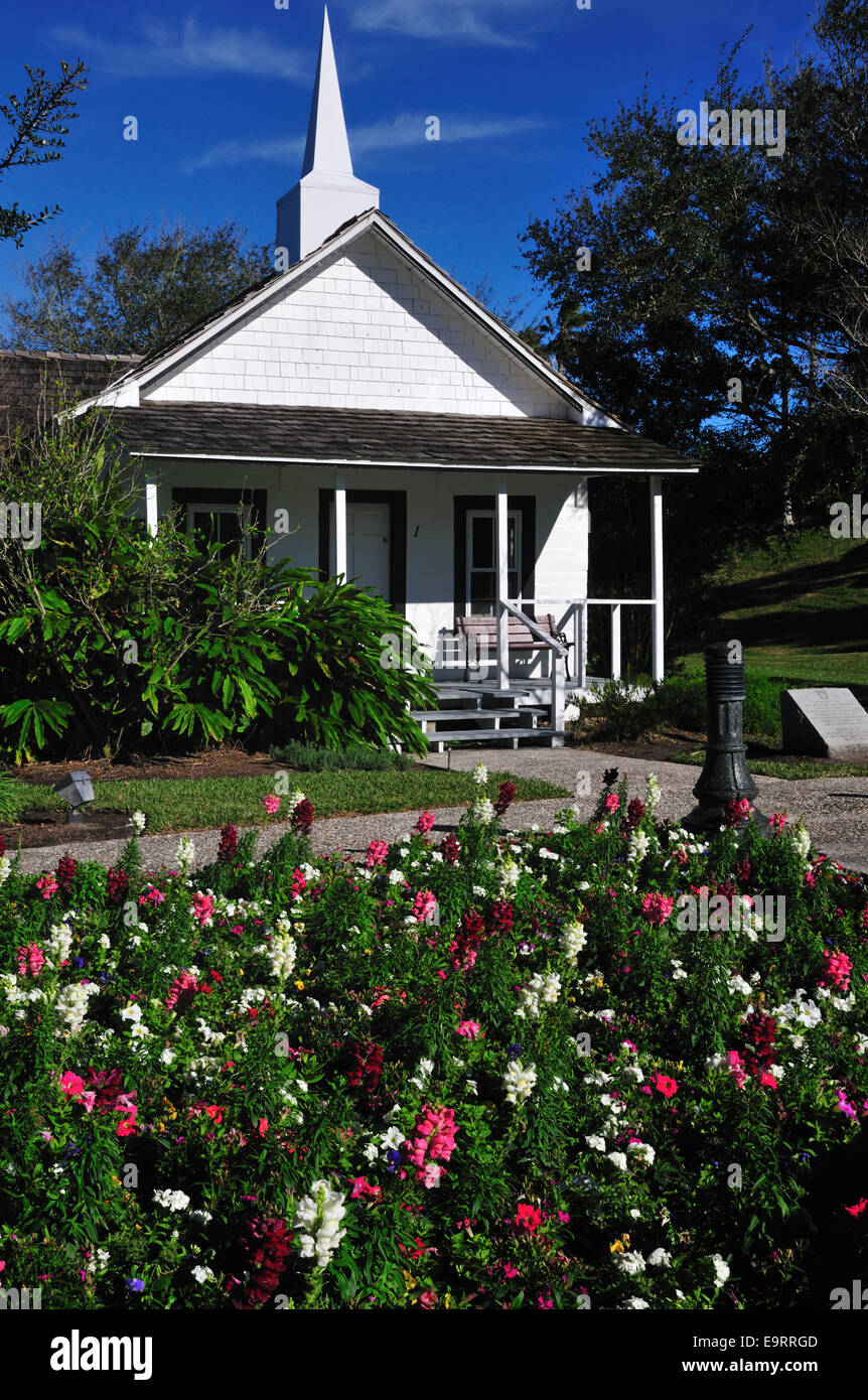 Pilger Rest Primitive Baptist Church in Bailey RiverBridge Gardens, Ormond Beach. Es ist das älteste Gebäude in Ormond Beach. Stockfoto