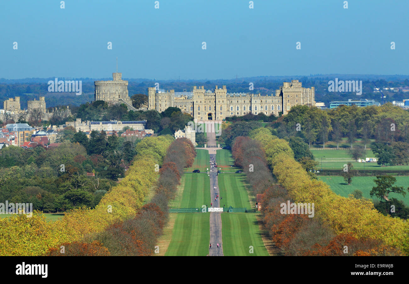 Windsor Castle von SnowHill auf der Long Walk im Windsor Great Park