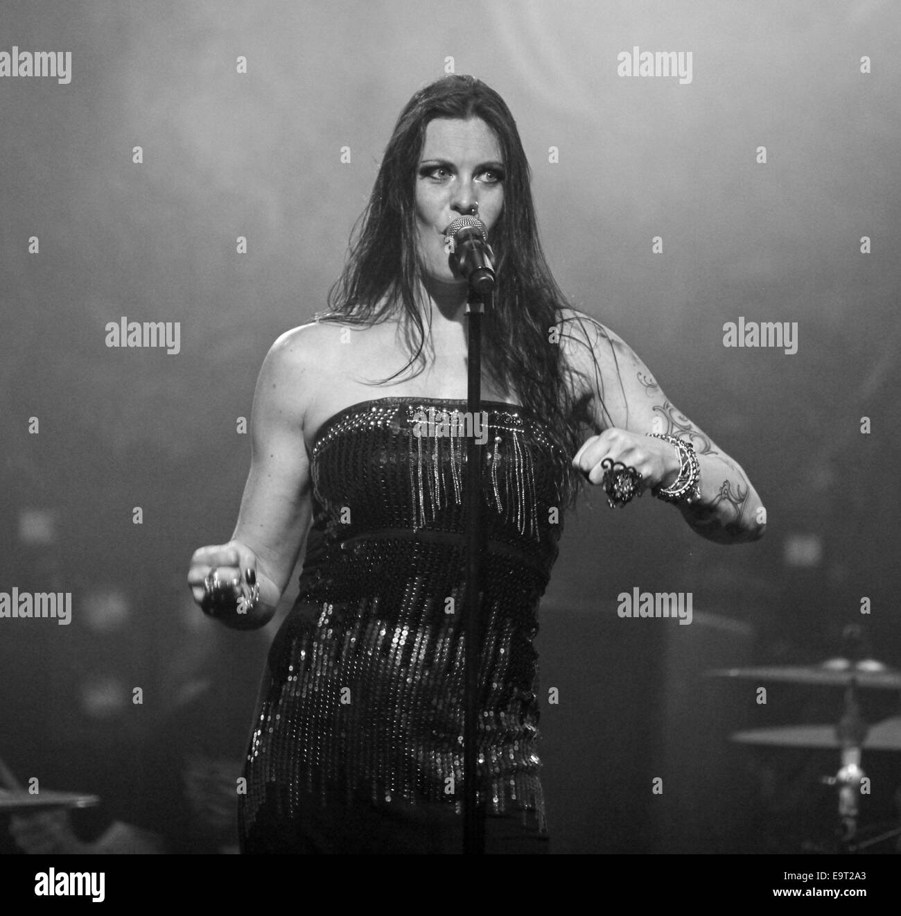 Umbau führt bei Revolution Live mit Fort Lauderdale: Floor Jansen wo: Fort Lauderdale, Florida, USA bei: 25. April 2014 Stockfoto