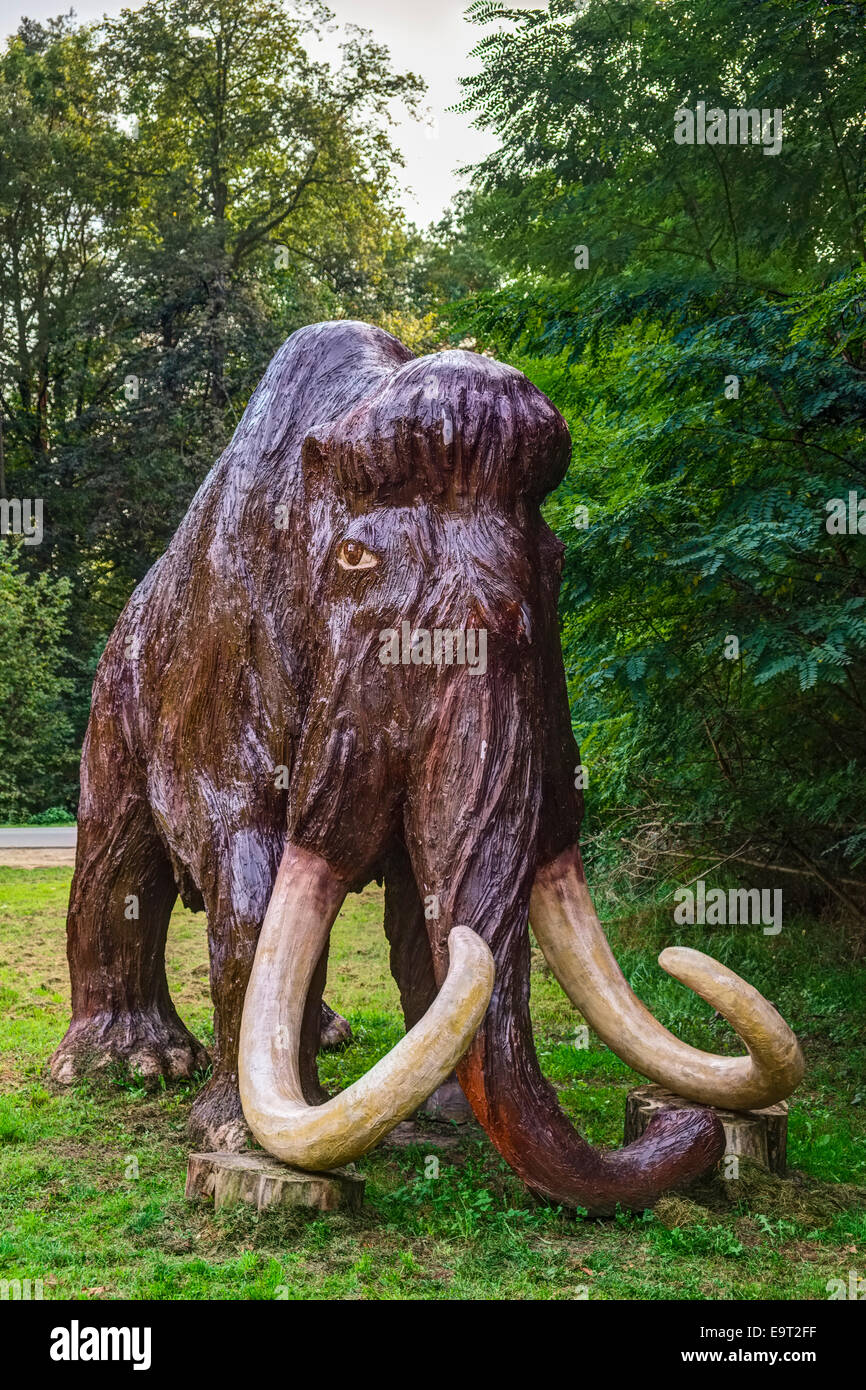 Skulptur eines Mammuts in der Nähe von Joachimsthal, Brandenburg, Deutschland Stockfoto