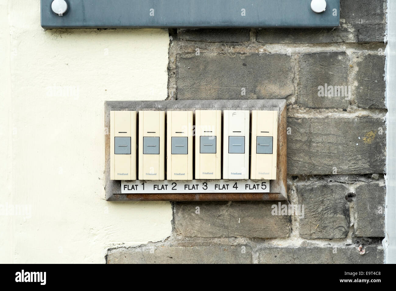 Tür-Glocke-Tasten für Wohnungen Stockfoto