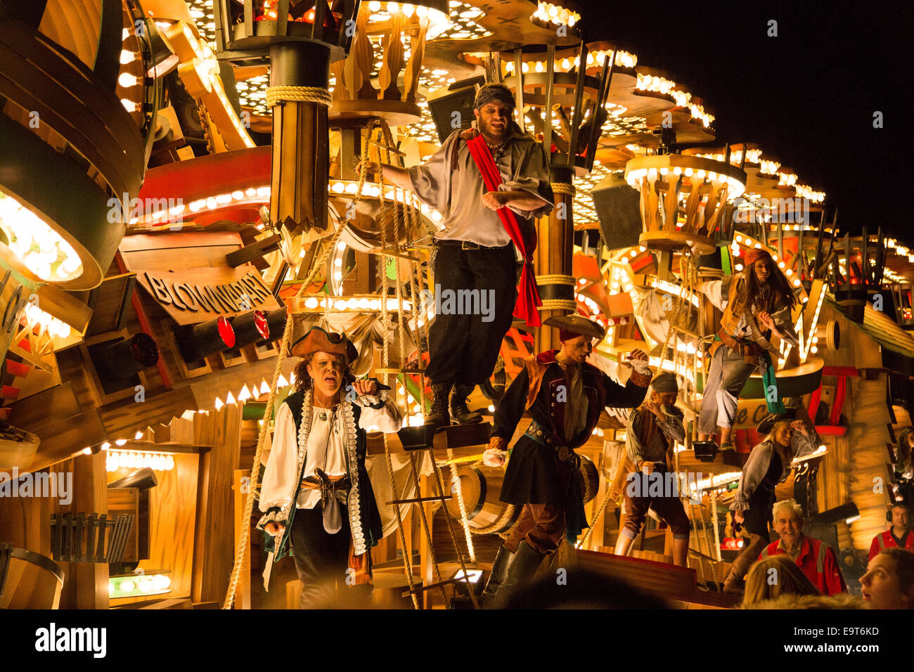 Bridgwater Karneval ist Europas größte beleuchteten Karneval. Dieses Jahr fand am Samstag, 1. November 2014 Stockfoto