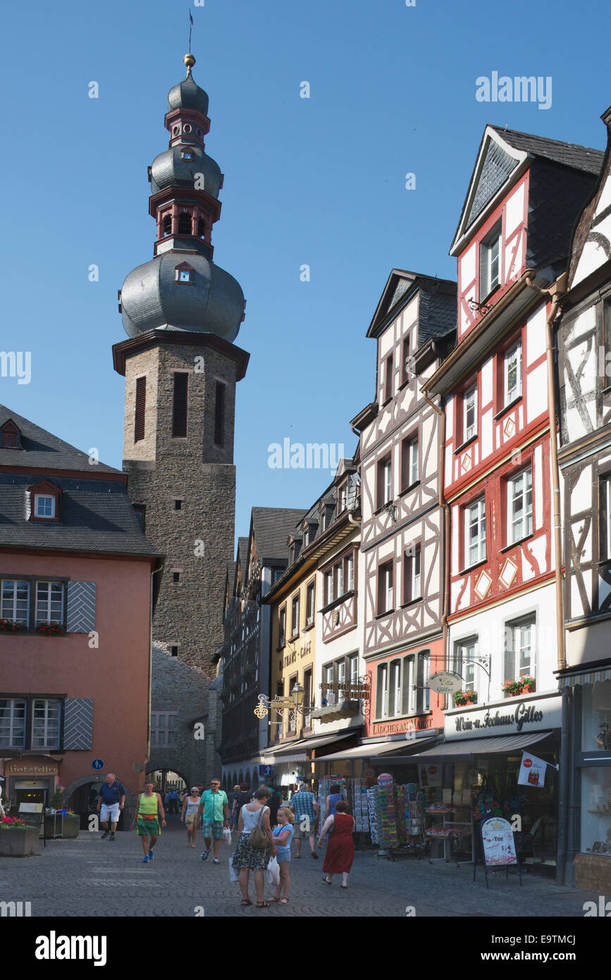 Marktplatz und St.-Martins Kirche Turm Cochem Moseltal Deutschland Stockfoto