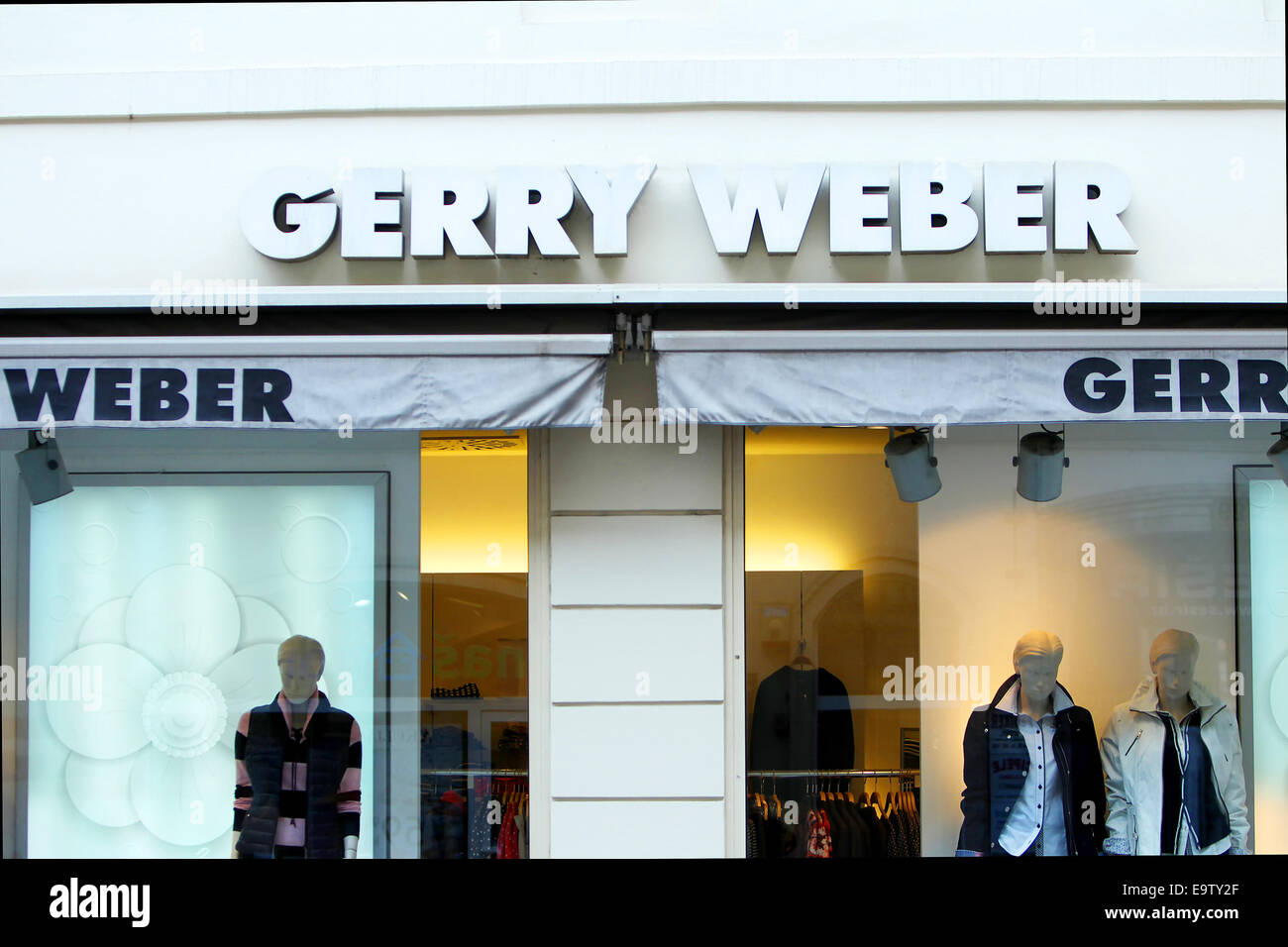 ZAGREB, KROATIEN - 24. Februar: Der Shop Fenster und Logo einer Gerry Weber store am 24. Februar 2014 in Zagreb, Kroatien. Stockfoto