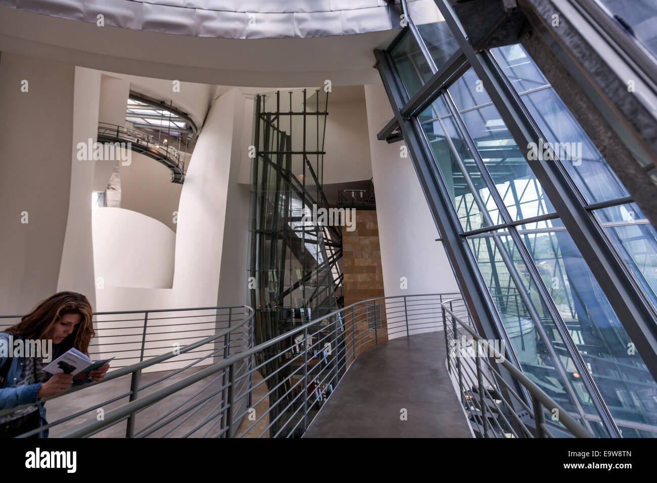 Innere Der Guggenheim Museum Bilbao Von Kanadisch