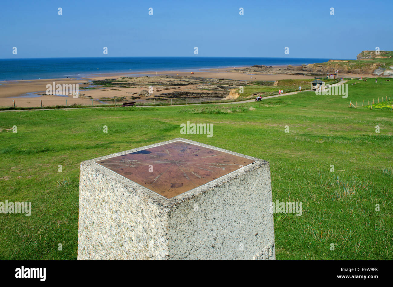 Ordnance Survey Trianulation Punkt Crooklets Strand in Bude, Cornwall, UK Stockfoto