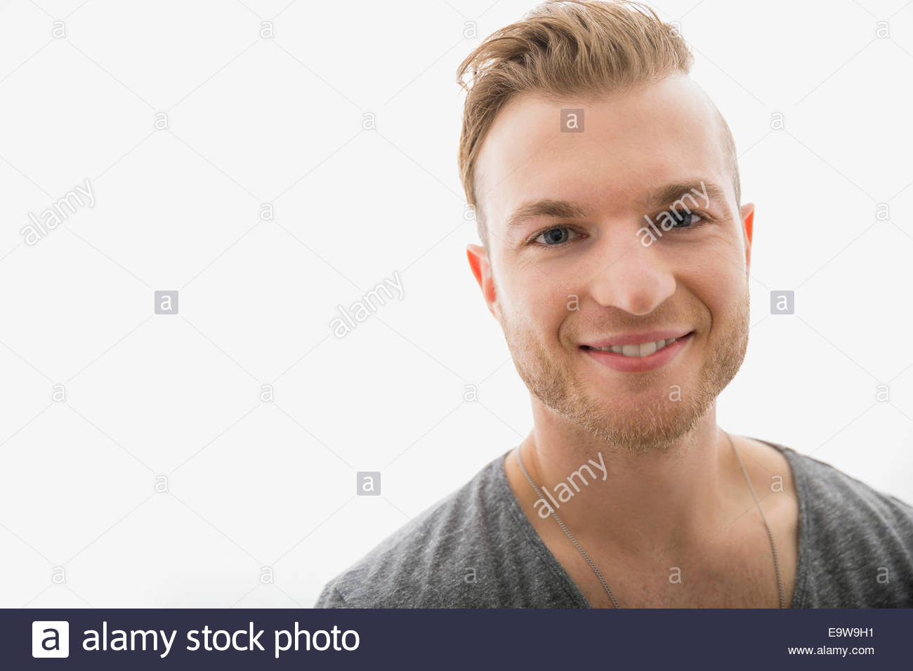 Porträt der blonde Mann lächelnd hautnah Stockfoto