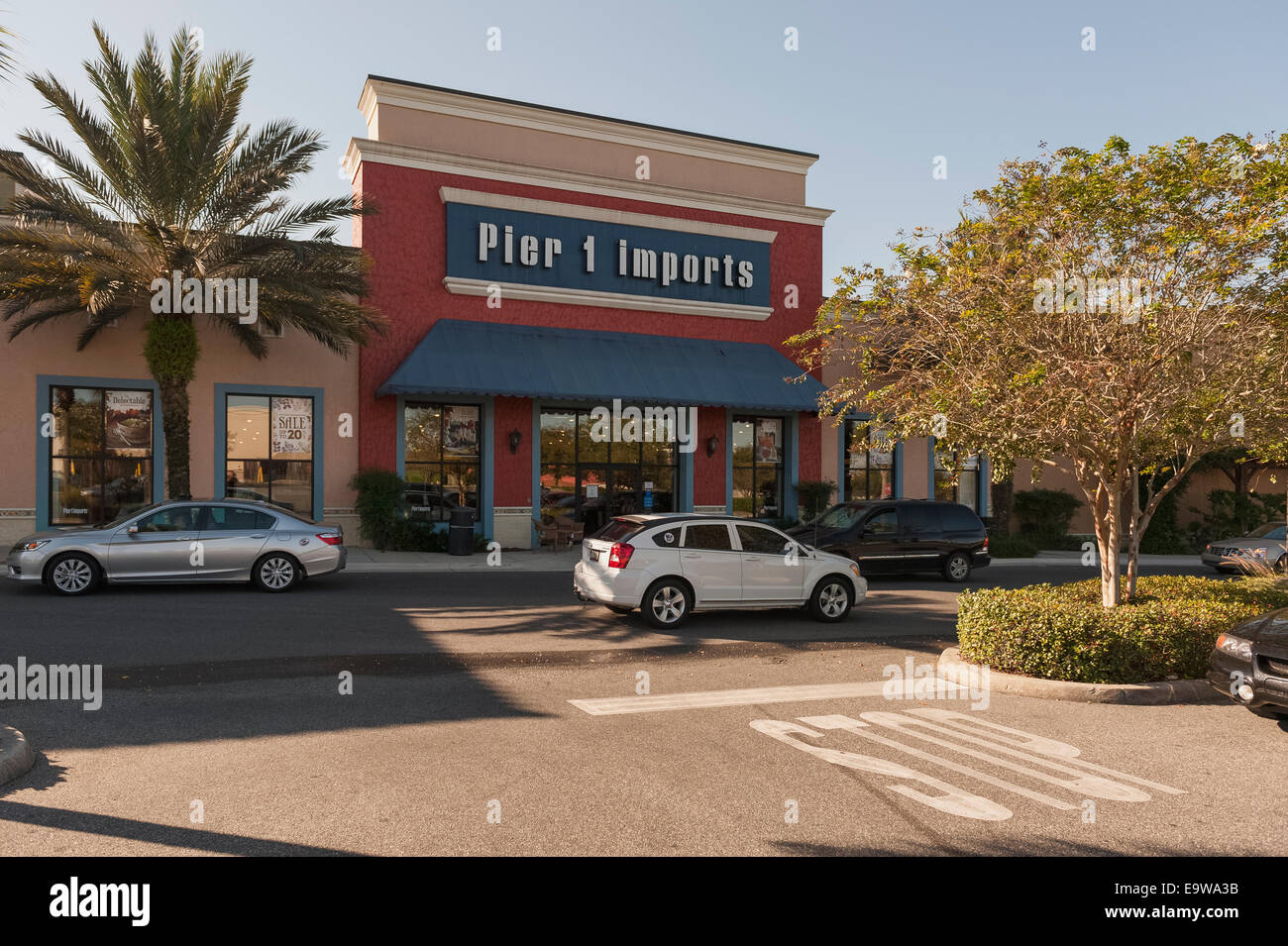 Pier 1 befindet sich Importe Storefront in Lady Lake, Florida USA Stockfoto