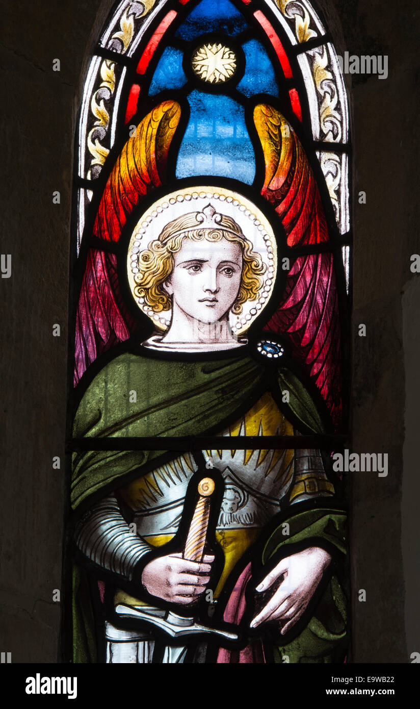 Saint Michael Glasmalerei, St. Michael Kirche, Cropthorne, Worcestershire, England, UK Stockfoto