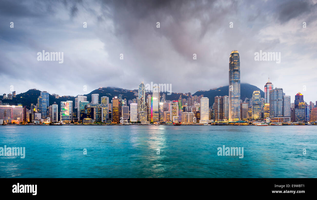 Skyline von Hong Kong, China am Victoria Harbour. Stockfoto