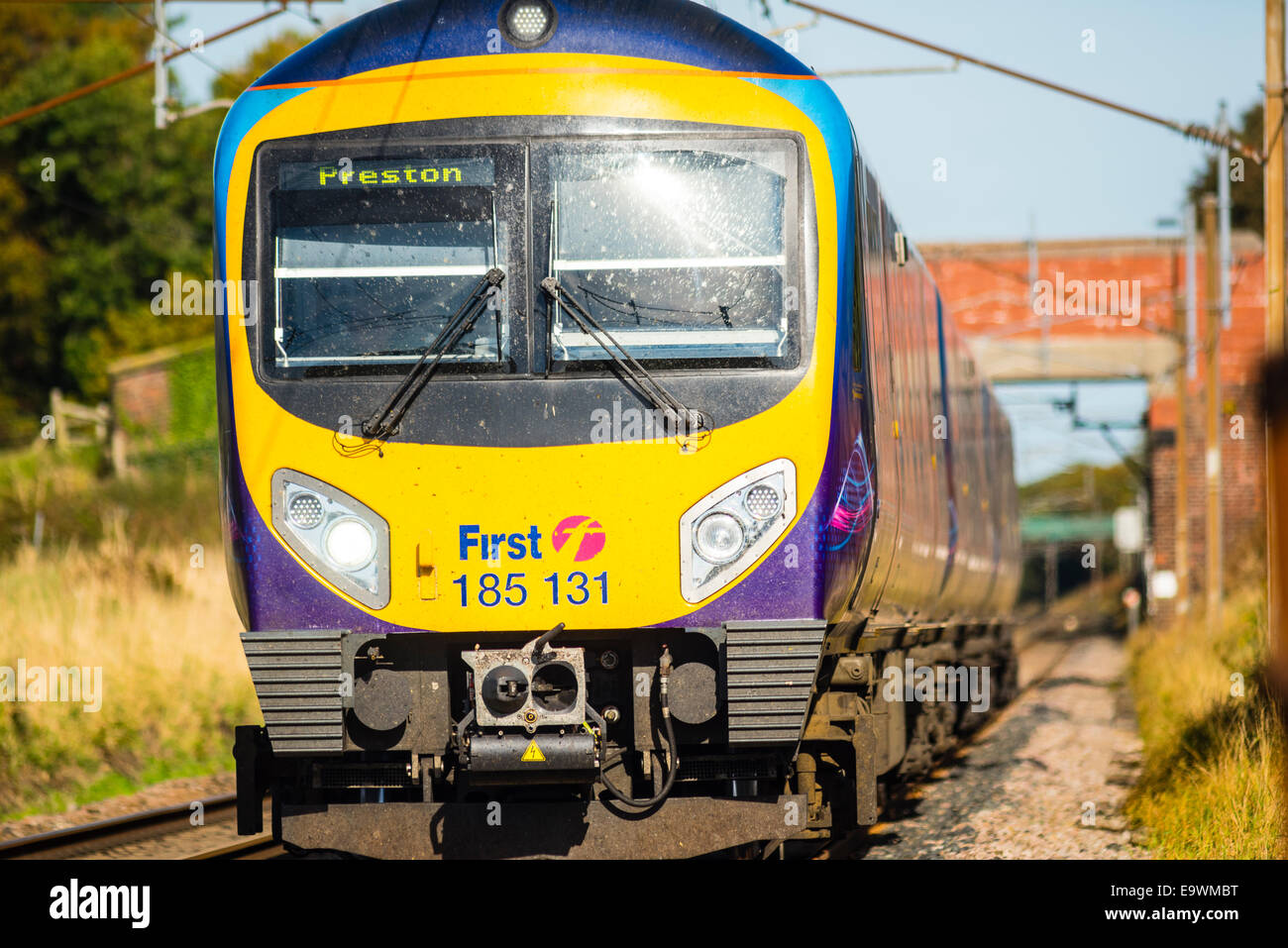Erstes TransPennine Express Zug auf der West Coast Main Line in der Nähe von Garstang Lancashire Stockfoto