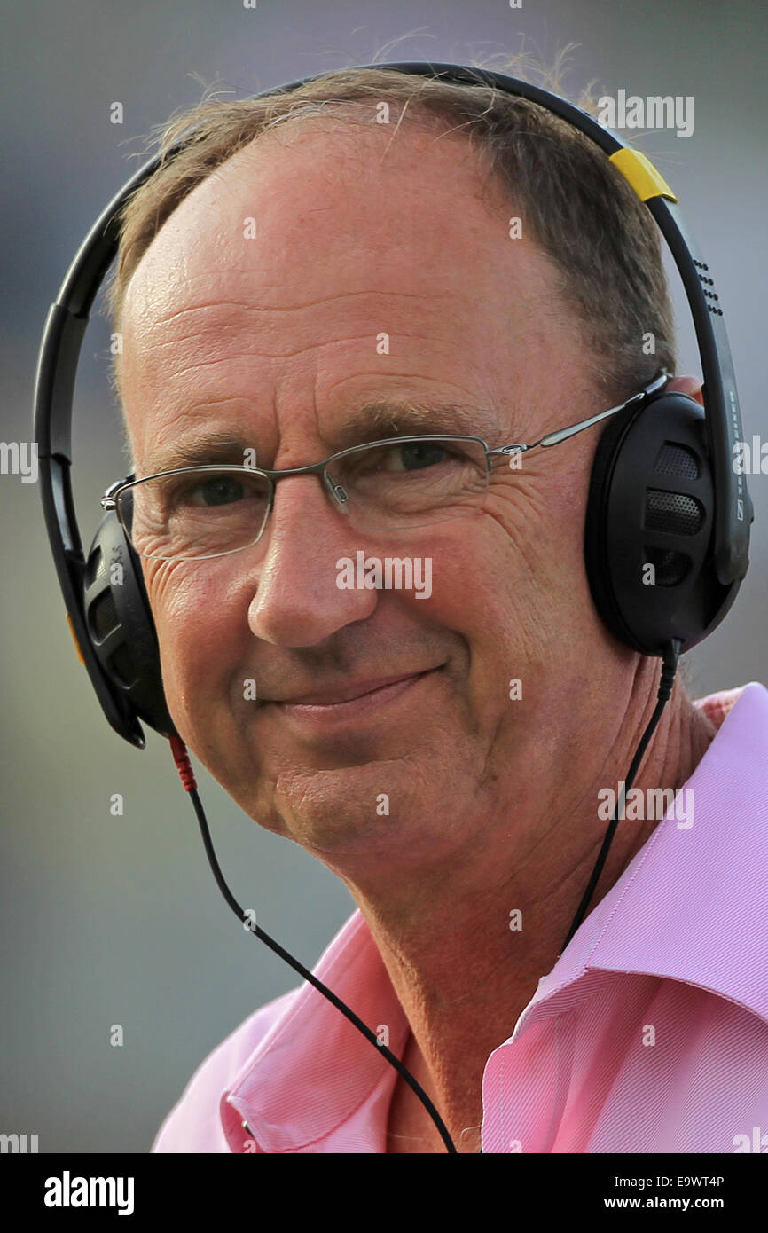 Cricket - BBC Cricket Korrespondent Jonathan Agnew mit Kopfhörern Stockfoto
