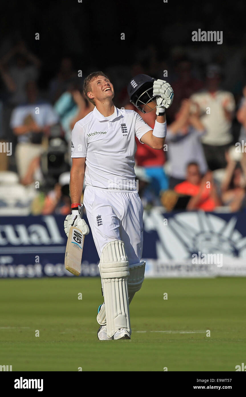 Cricket - feiert Joe Root von England erzielte seinen dritten Test Jahrhundert an des Herrn Stockfoto