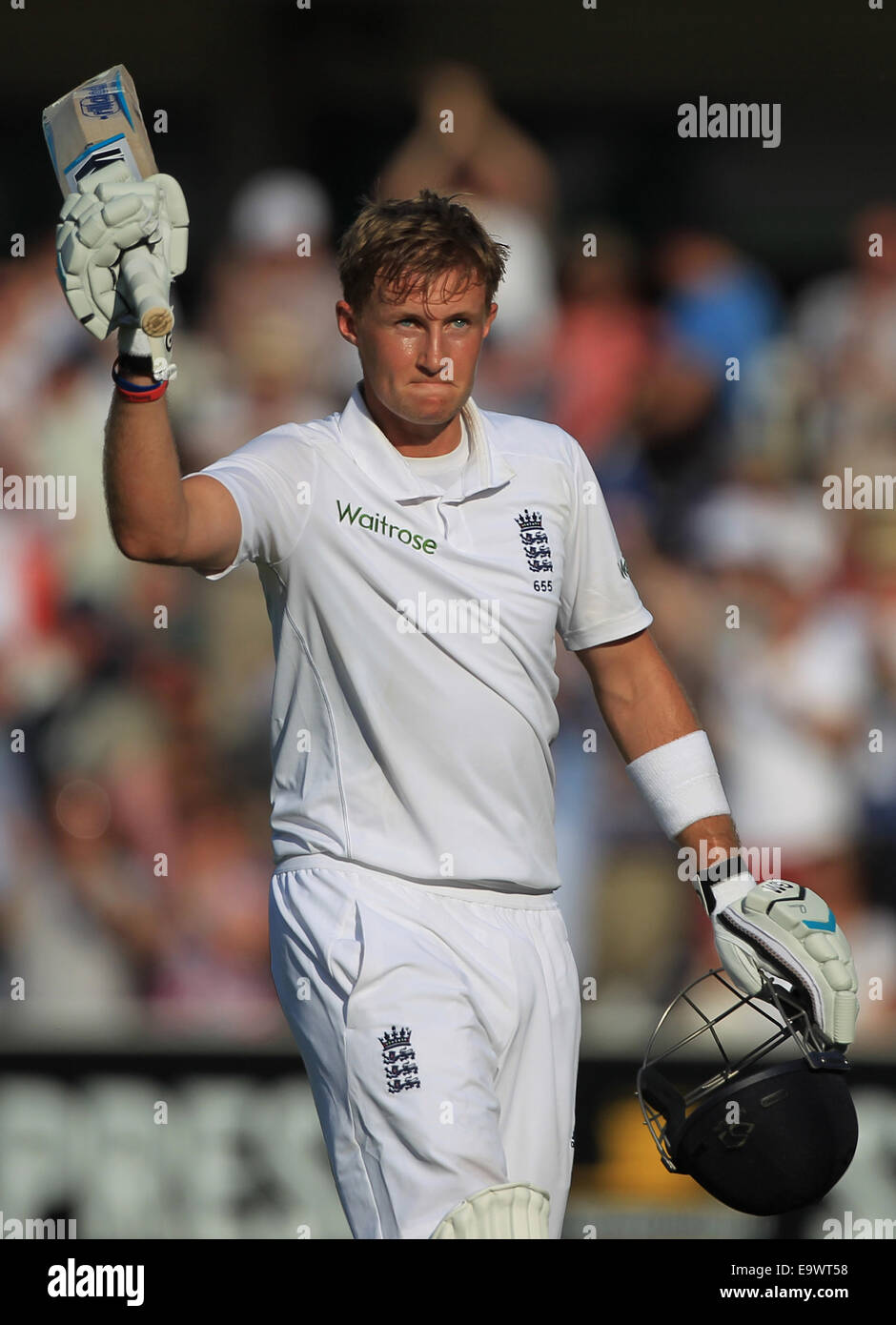 Cricket - Joe Root von England verlässt das Feld an Stümpfen nach seinem Tor seines dritten Test Jahrhunderts an des Herrn Stockfoto