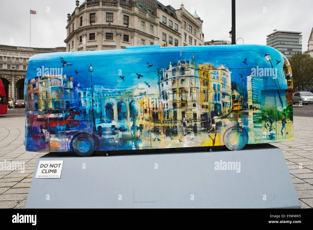 Bus-Kunstskulptur London - 2014 Jahr der Bus Skulptur Trails, London, UK. "Trafalgar Panorama" von Rob Wilson Stockfoto