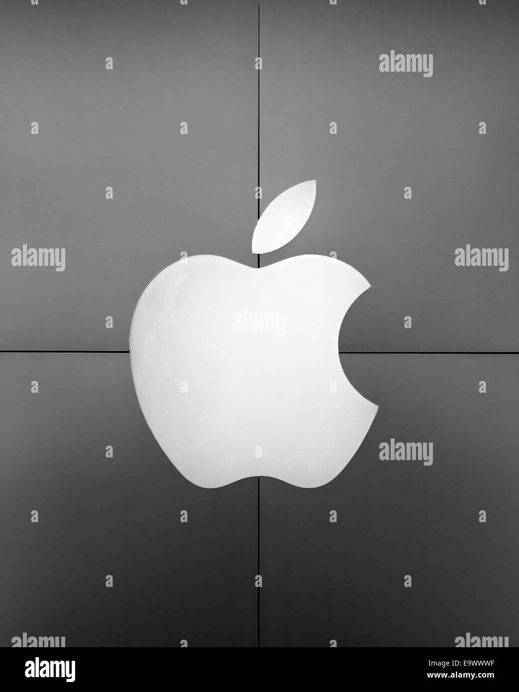 Außenseite des Apple Store mit Logo, Ardmore, Pennsylvania, USA Stockfoto