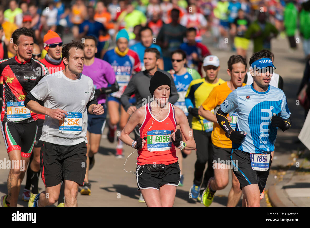 Läufer-Pass durch Harlem in New York in der Nähe der 22 Meile Markierung in der Nähe von Mount Morris Park Stockfoto