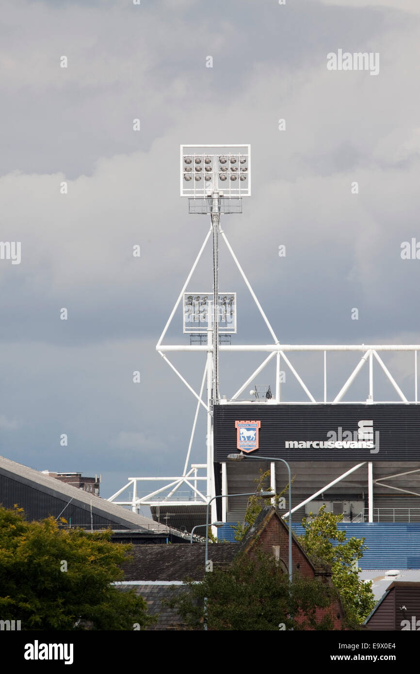 Scheinwerfern an Ipswich Town Football ground Brisbane Road. Stockfoto