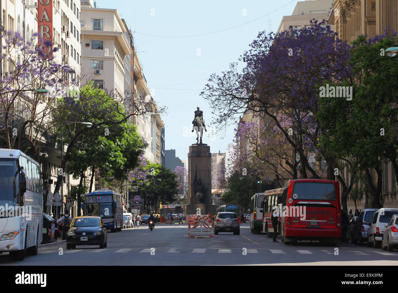 Skulptur in Hommage an die ex-Präsident Julio Argentino Roca. Diagonale Sur, Buenos Aires, Argentinien. Stockfoto