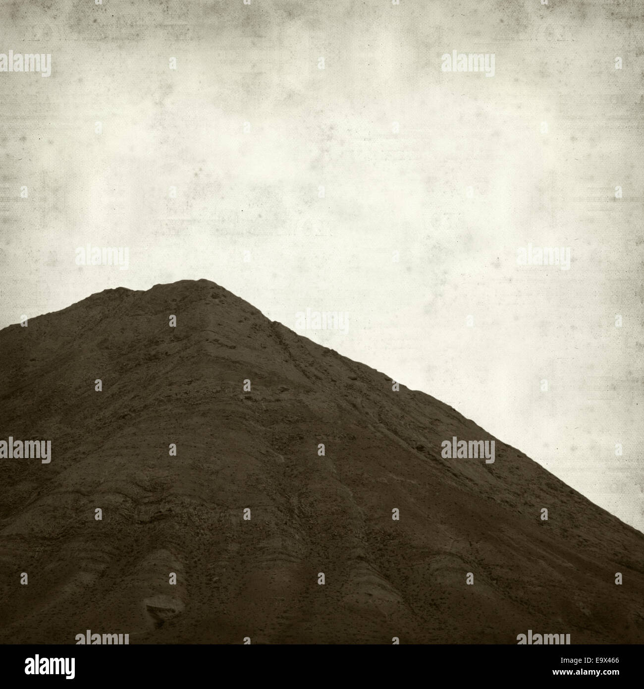 altes Papierhintergrund mit Tindaya, Heilige Berg von Fuerteventura texturiert Stockfoto