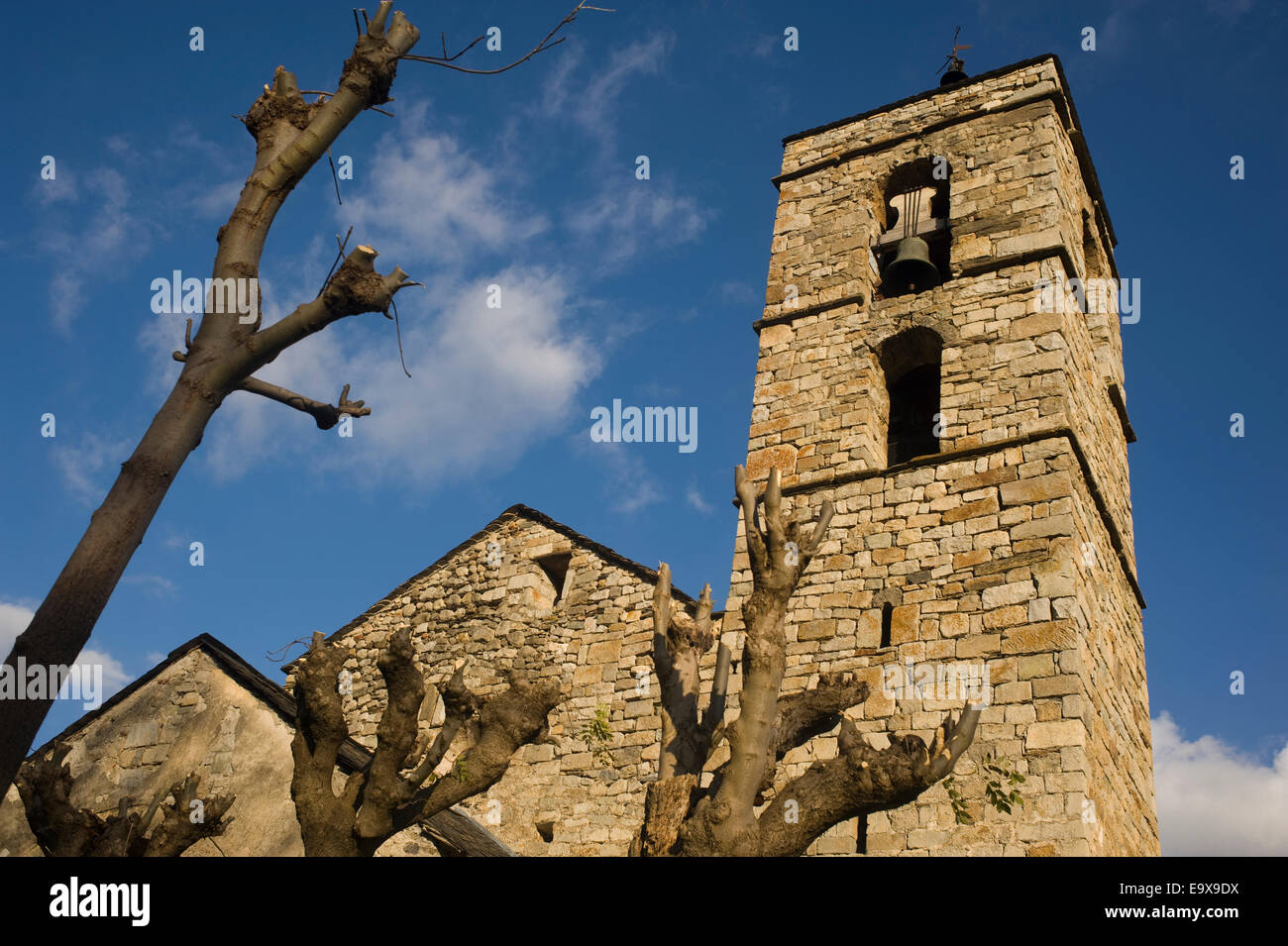 Romanische Kirche Sant Feliu de Barruera. Vall de Boi, Lleida, Katalonien, Spanien. San Felix de Barruera. Stockfoto