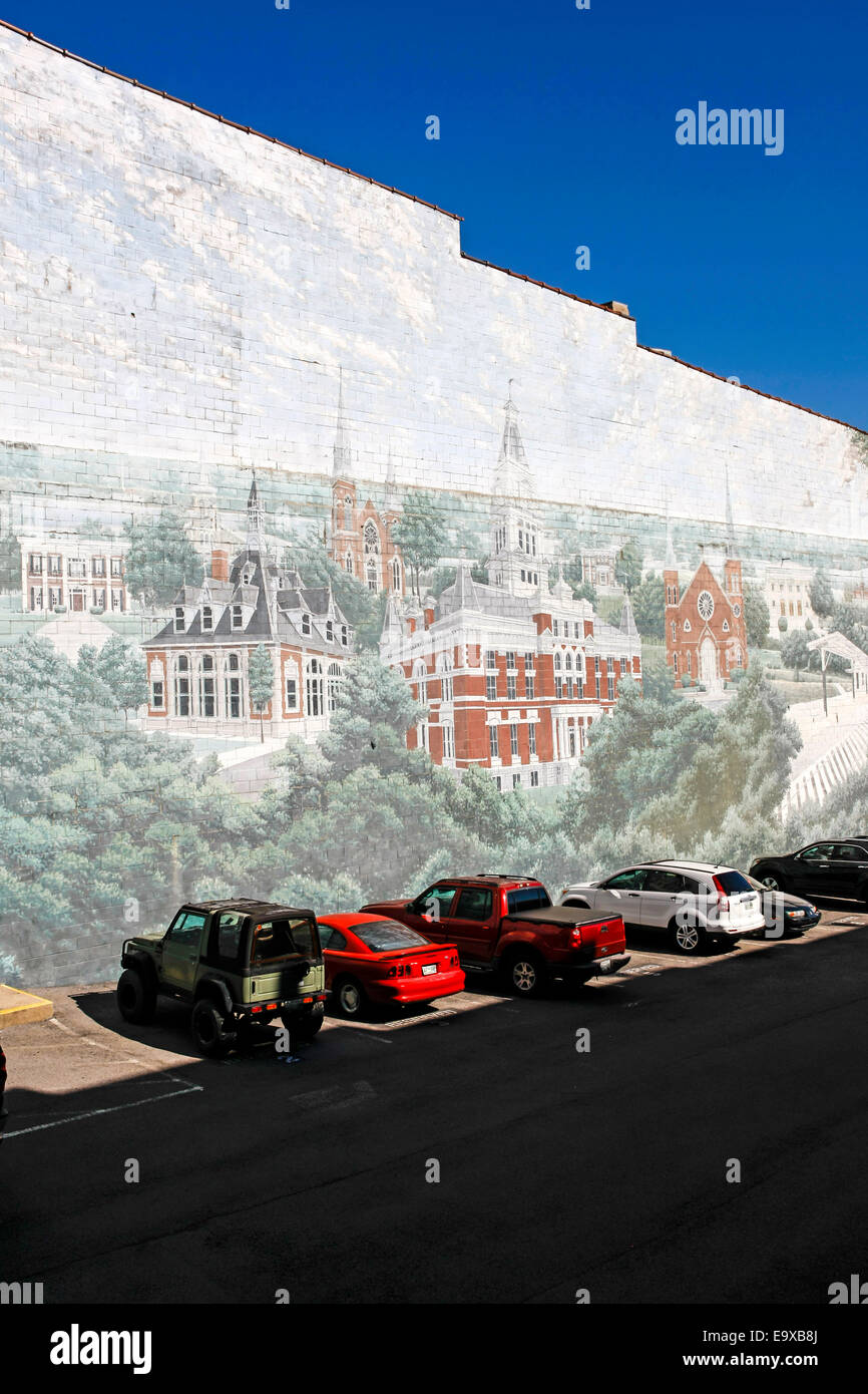 Riesige Wandgemälde an der Wand eines Gebäudes in Clarksville, TN Stockfoto