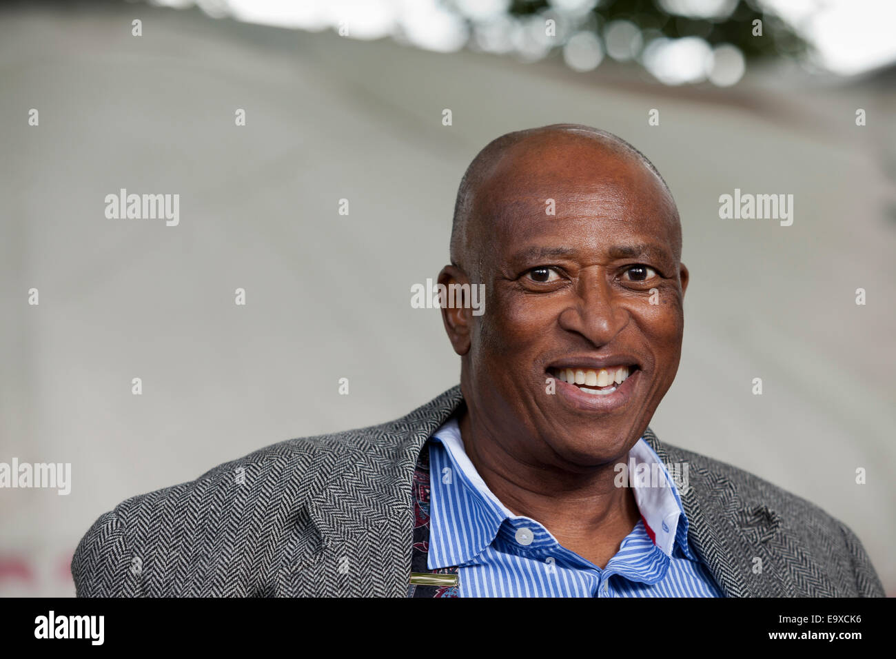 Zakes Mda, südafrikanischer Schriftsteller, Dichter und Dramatiker, auf dem Edinburgh International Book Festival 2014. Stockfoto