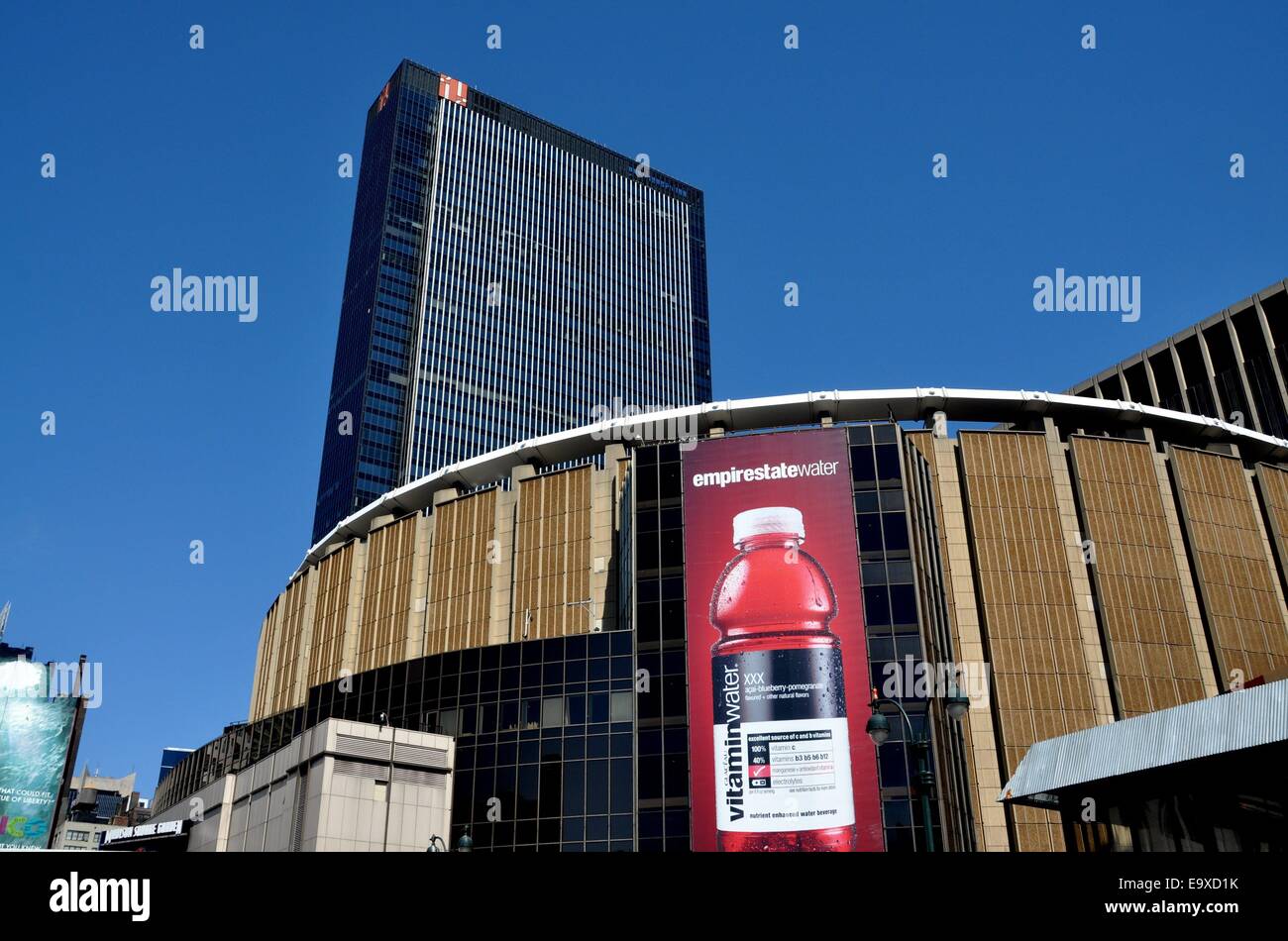 NYC: Madison Square Garden und 1 Penn Plaza Büroturm an der Eighth Avenue und West 32nd Street Stockfoto