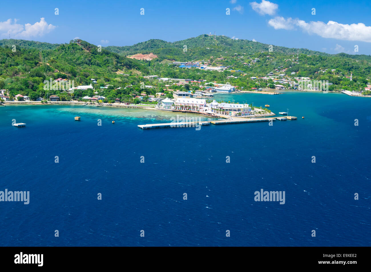 Luftbild des Hafens von Roatan Kreuzfahrtterminals in Coxen Hole Stockfoto