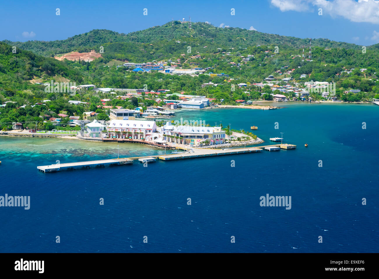 Luftbild des Hafens von Roatan Kreuzfahrtterminals in Coxen Hole Stockfoto