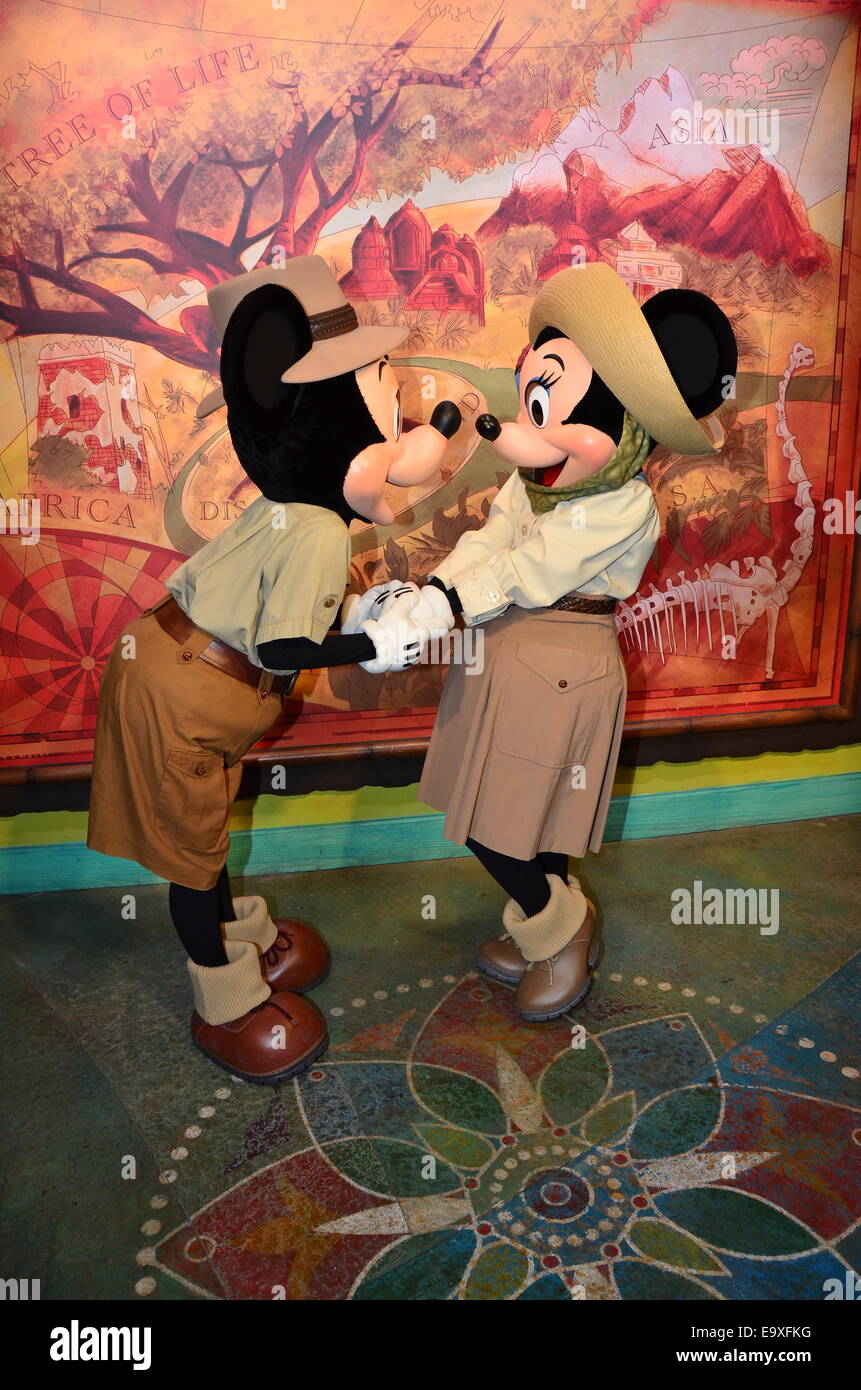 Mickey Und Minnie Maus Kussen Im Tierreich Walt Disney World Orlando Florida Stockfotografie Alamy